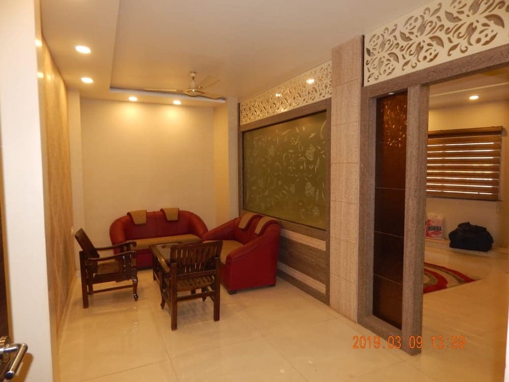 Hotel Aadesh Palace