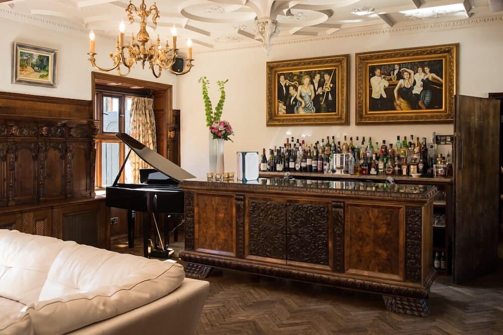 Hillbark Hotel