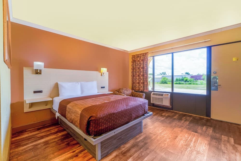River Valley Motor Inn