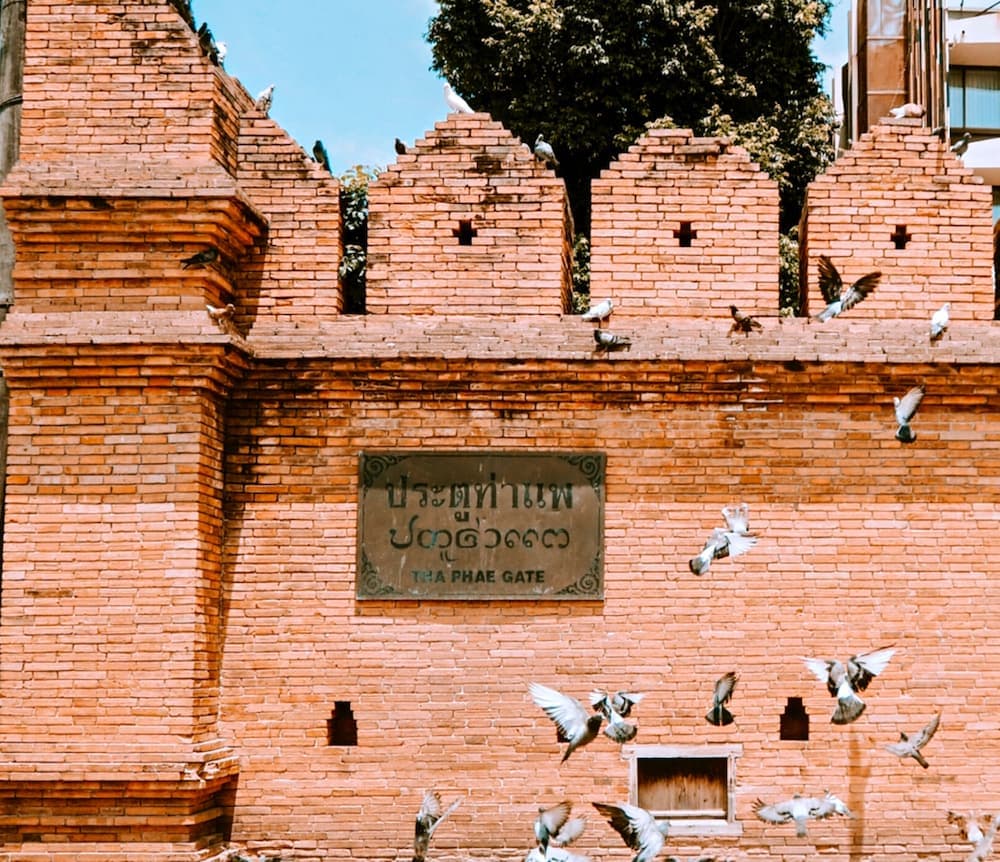 ON Thapae Gate Chiangmai