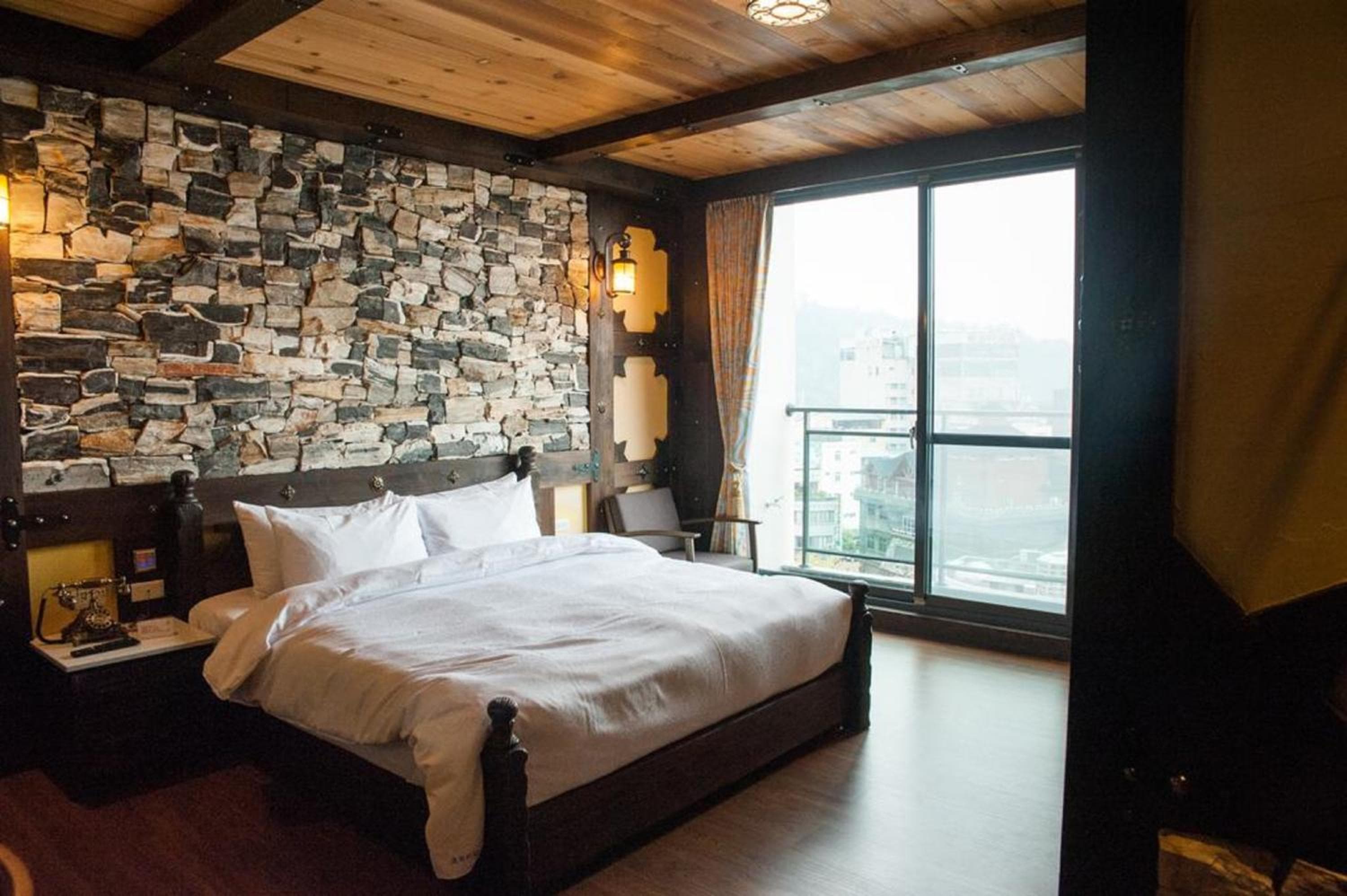 Nuitee hotel image