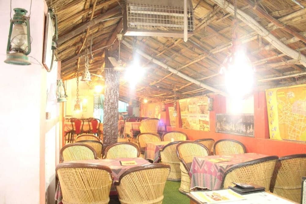 Hotel Chit Chat Palace
