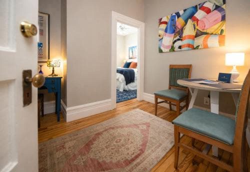 Captain's Quarters Inn