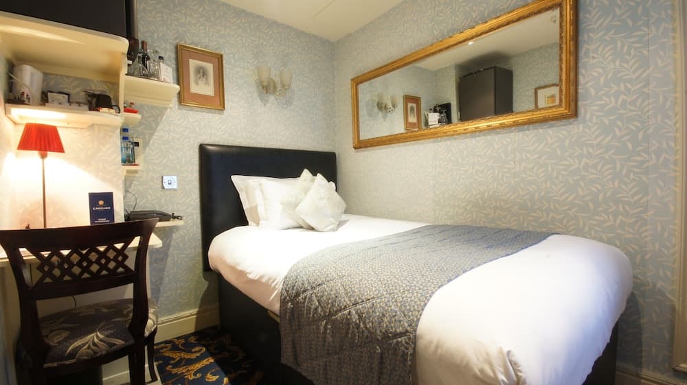 The Leonard Hotel