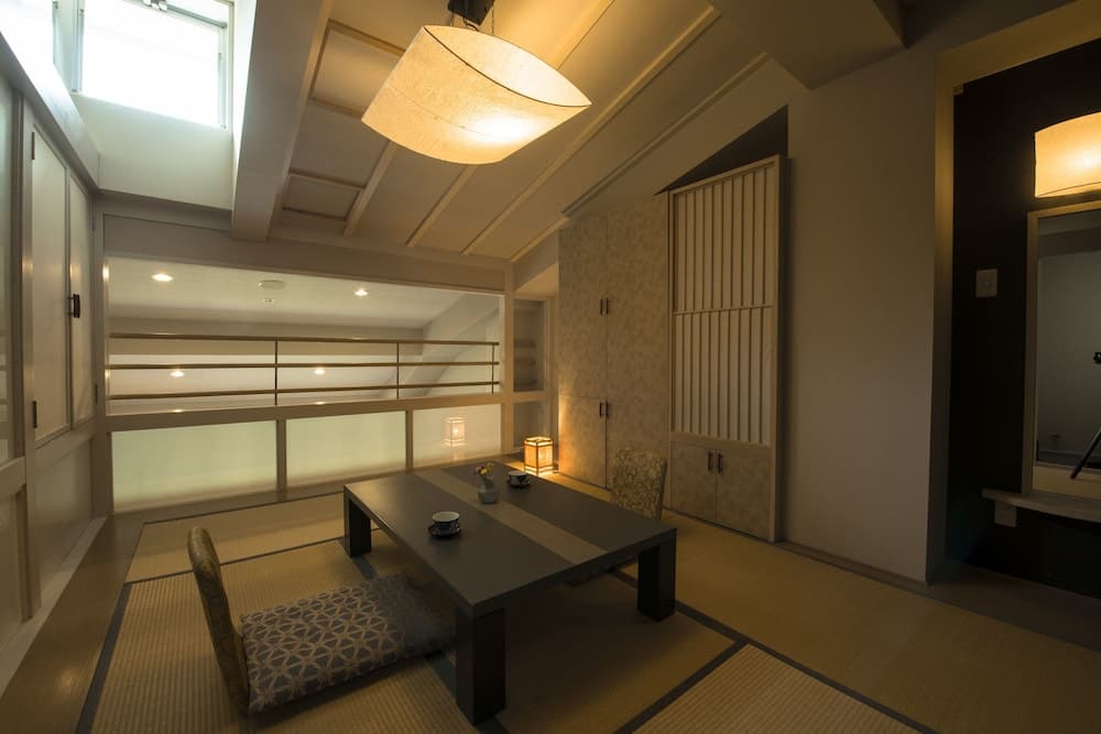 Hotel Lucent Takamiya