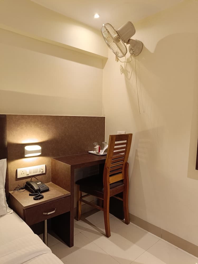 Hotel West Inn