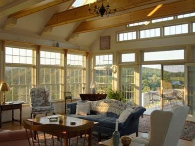Apple Hill Inn