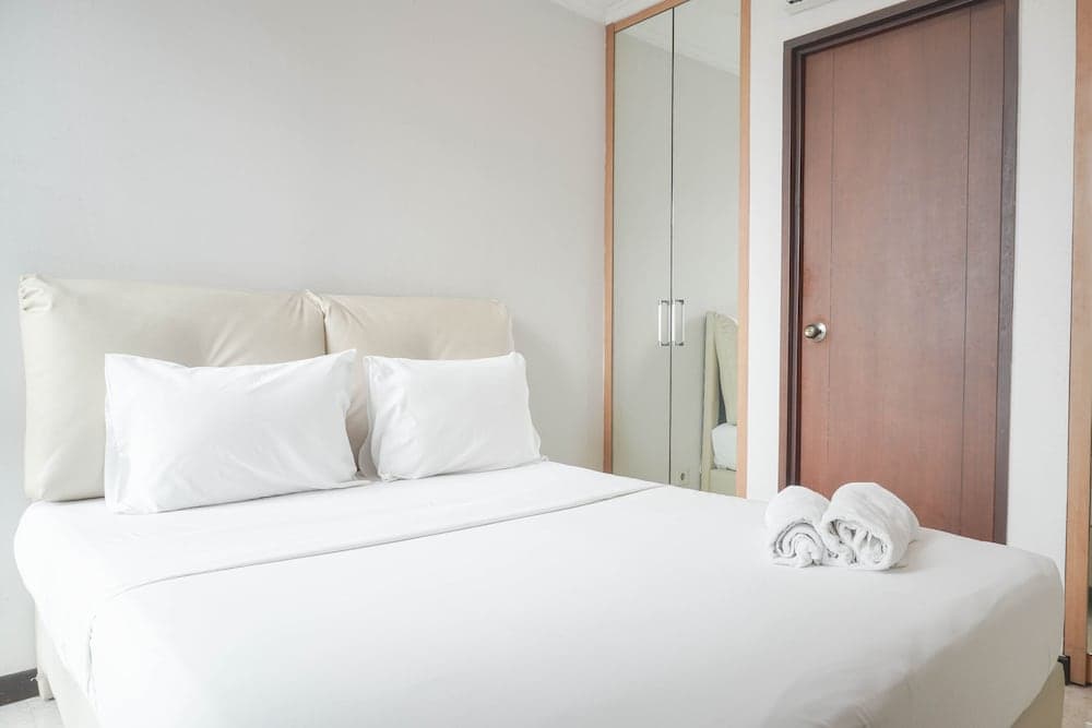 Comfort and Minimalist 3BR Apartment at Bellagio Residence By Travelio
