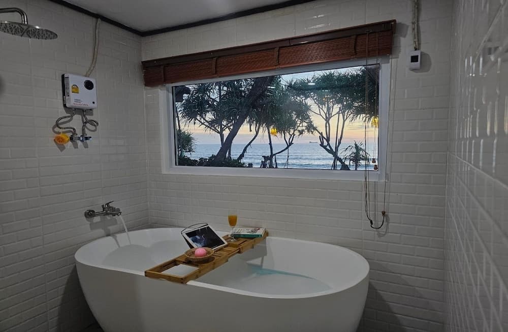 Lanta Nice Beach Resort