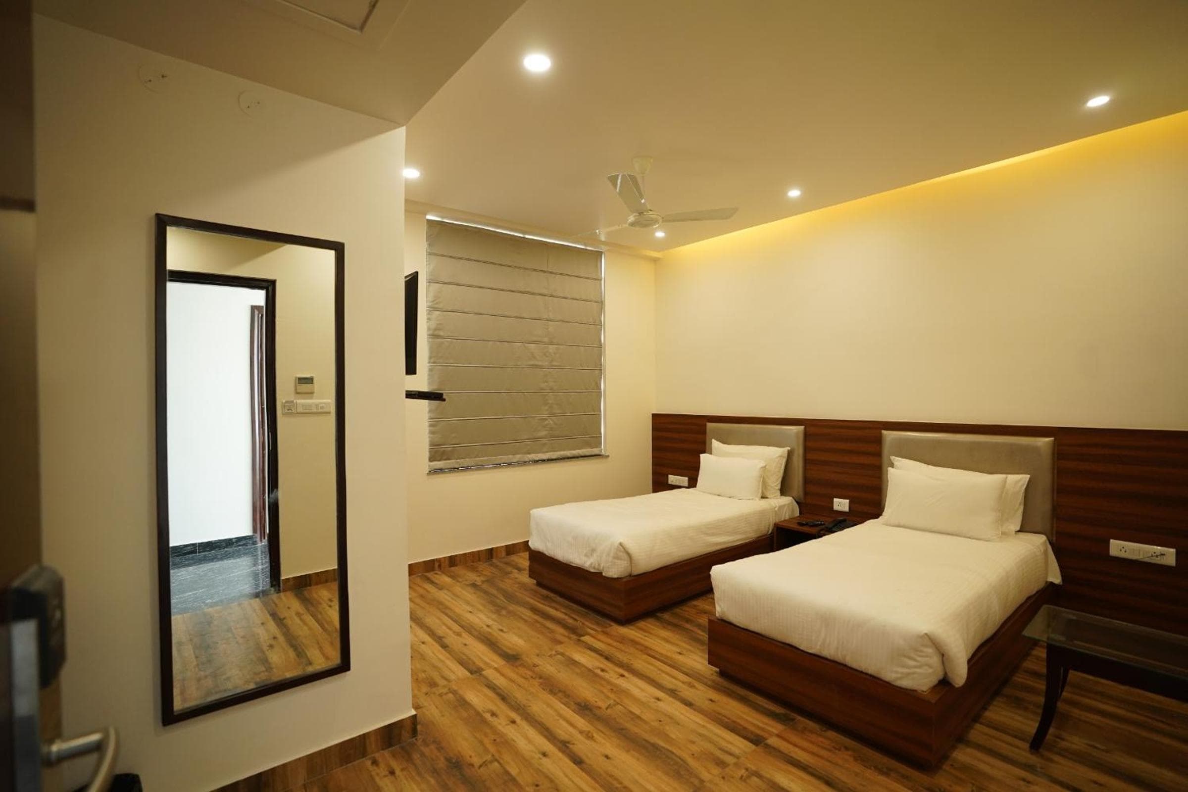 Nuitee hotel image