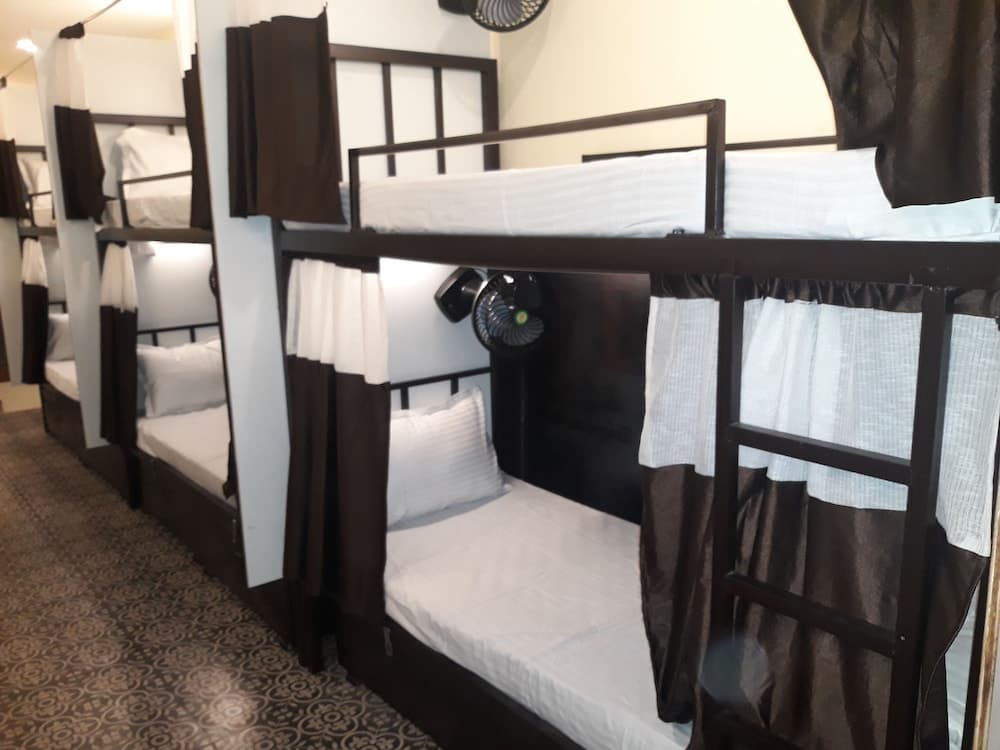 Deck 3 Airport Dormitory
