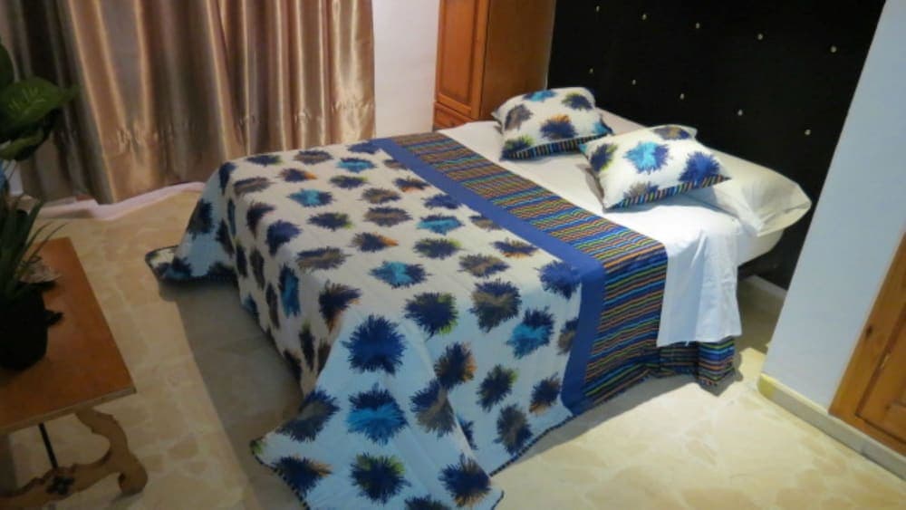 Comet Suites Elvira