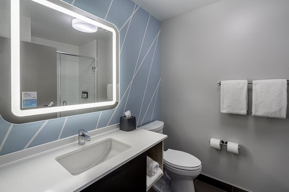avid hotels Milwaukee West - Waukesha by IHG