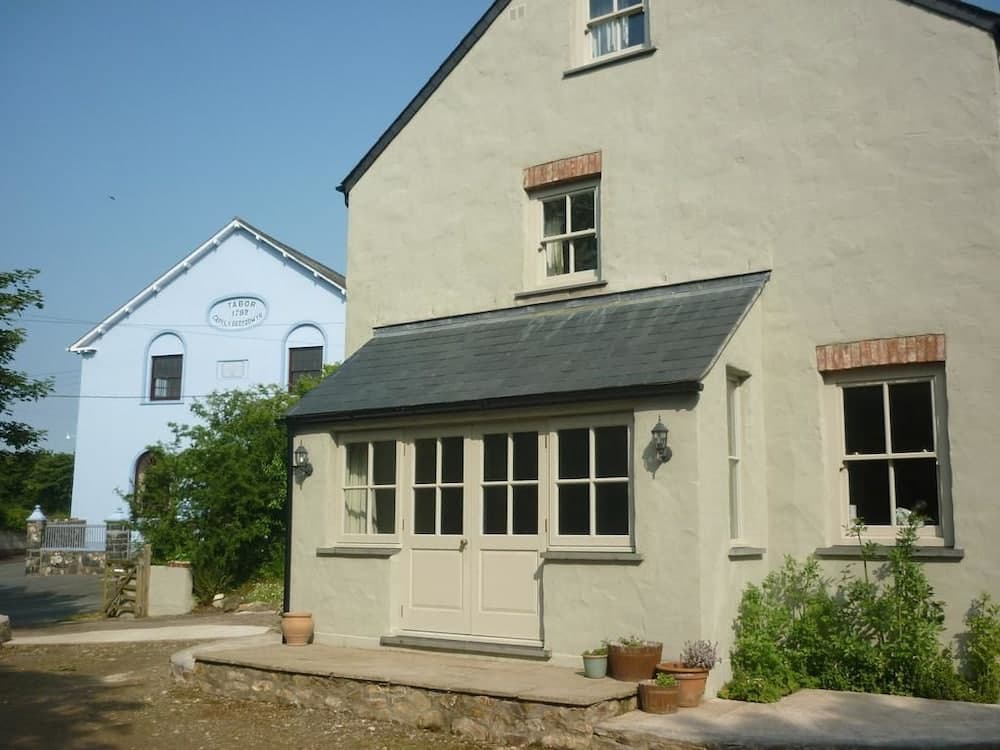Tabor House