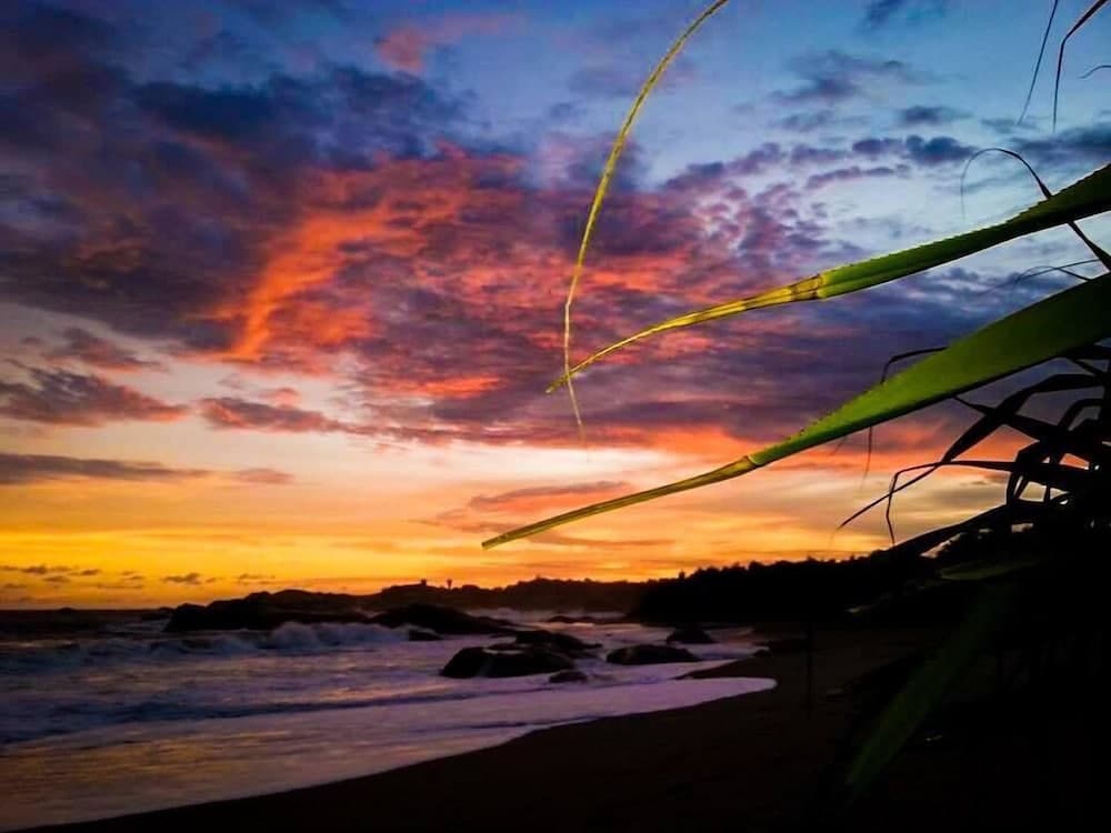 Yala Waves Beach Resort