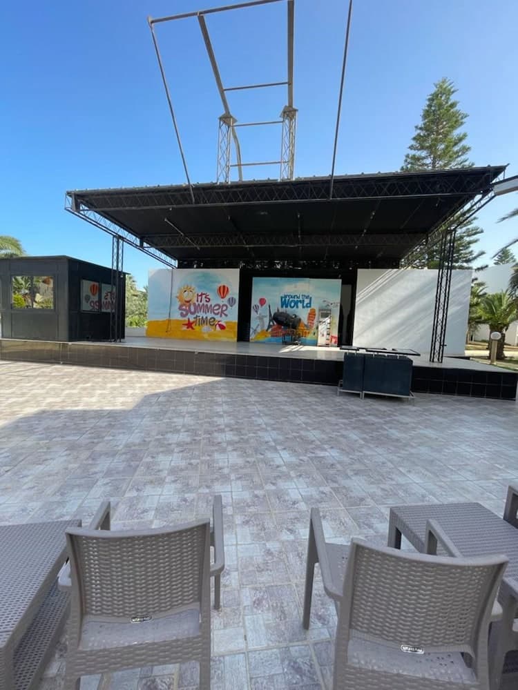 Soviva Resort - Families Only