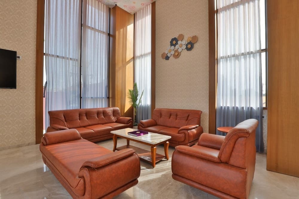 Hotel Empyrean