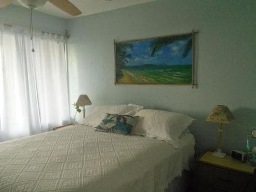 Hale-hoola B & B