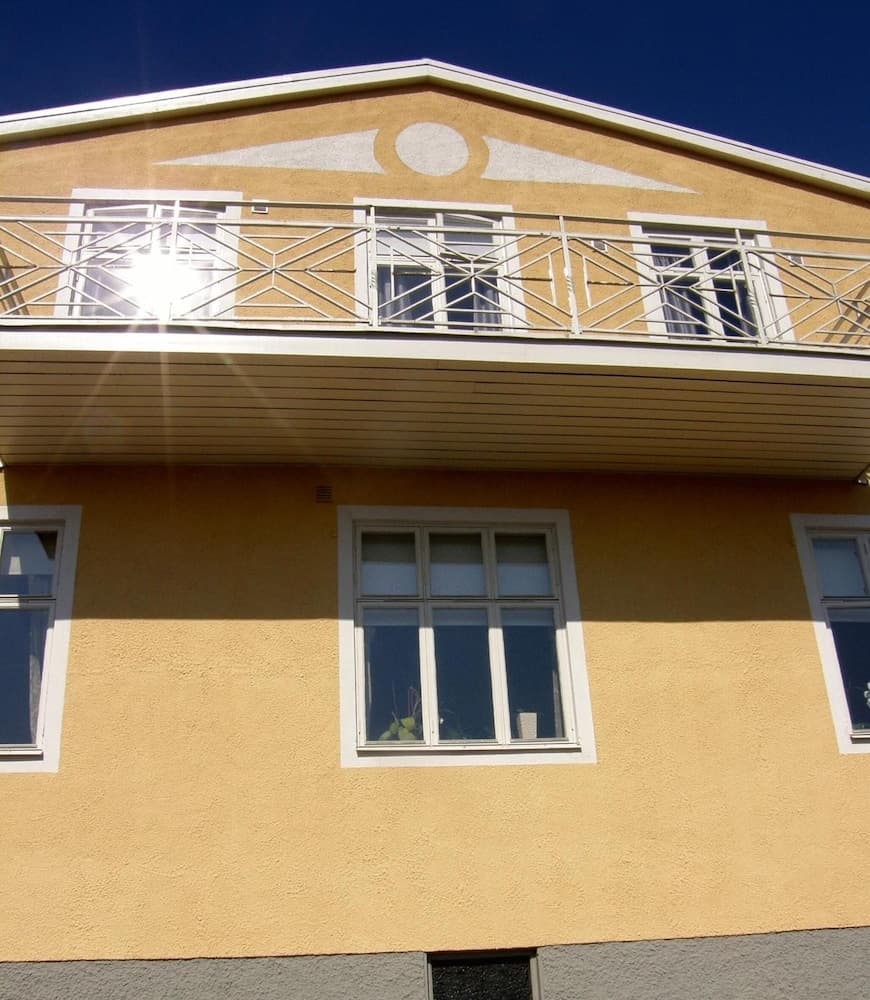 Adels Hotel