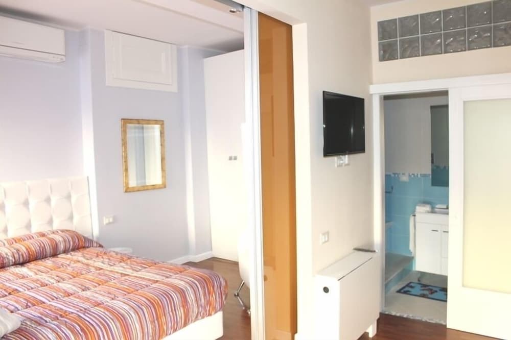 Domus Yenne Suites