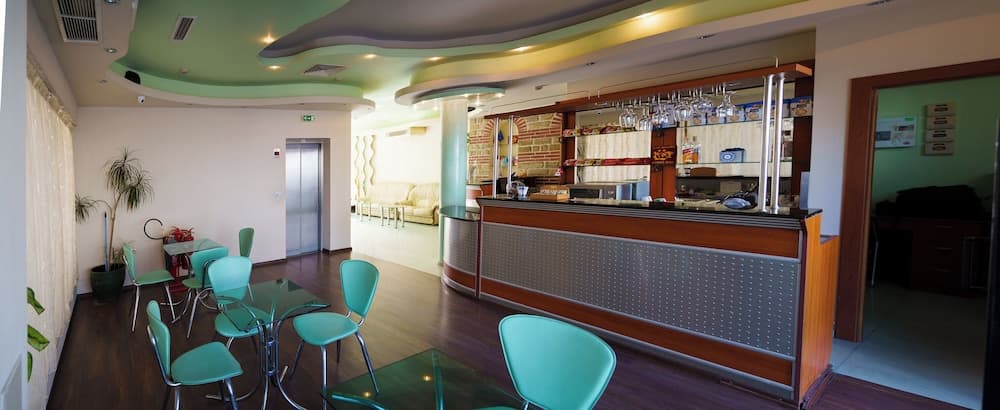 Dionis Hotel