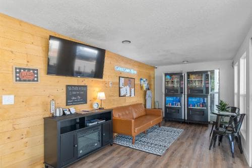 McBee's Silver Sands Motel