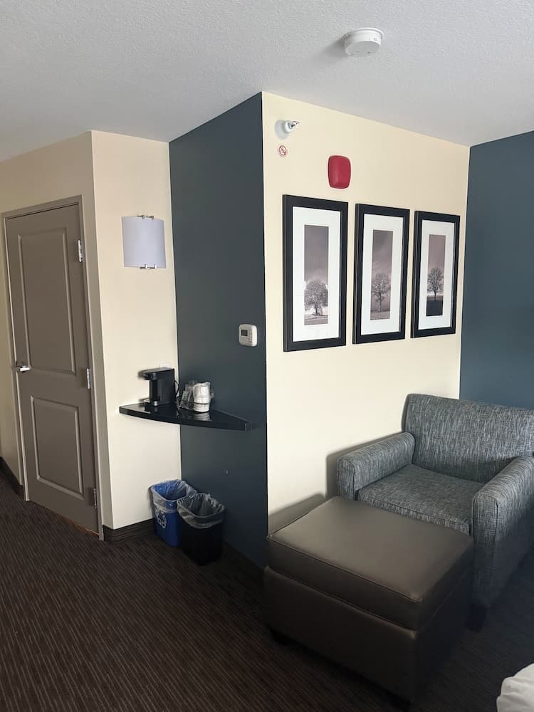 AmericInn Windom