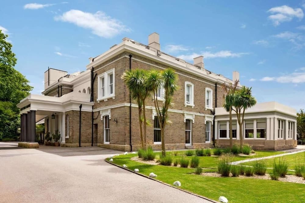 Trenython Manor
