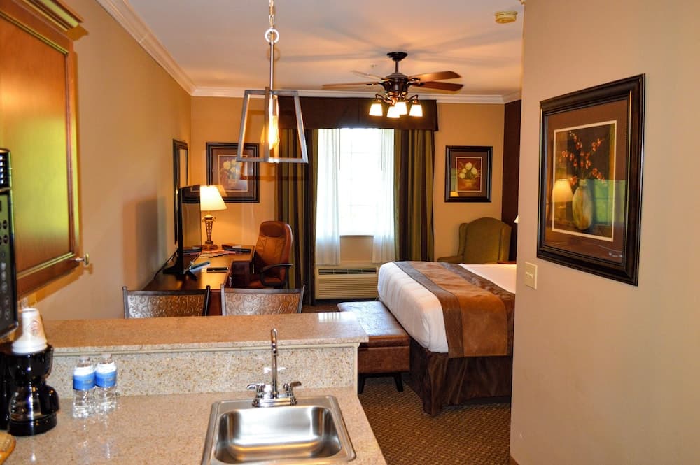 The Lodge at Flat Rock