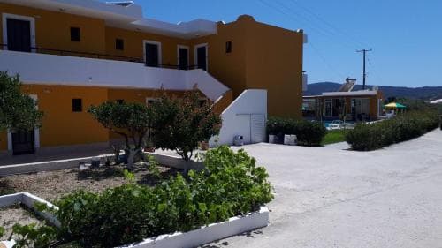 Manolis Studios