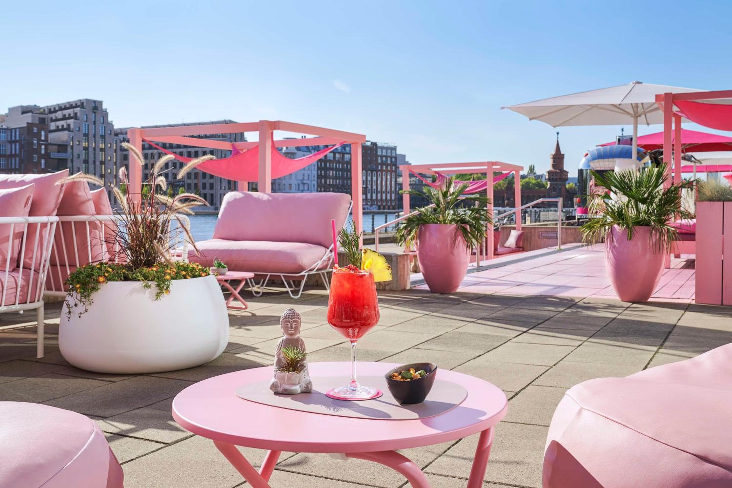 Nuitee hotel image