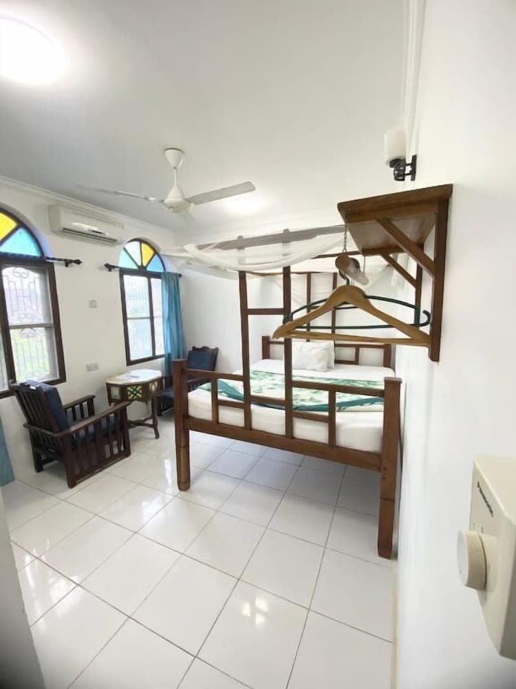 Garden Lodge