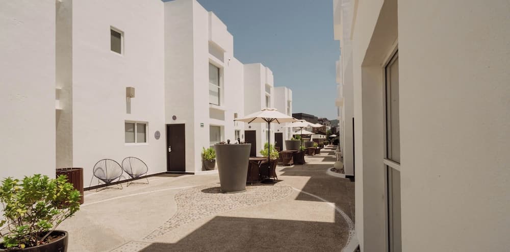 HS HOTSSON Hotel Acapulco