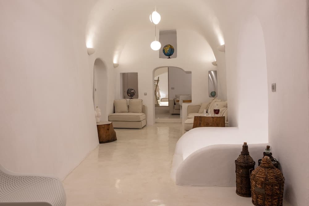 Globe Suites
