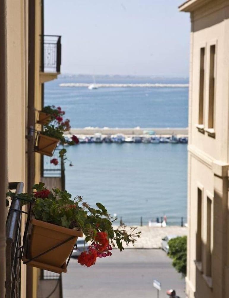 Palazzo Dei Corsari