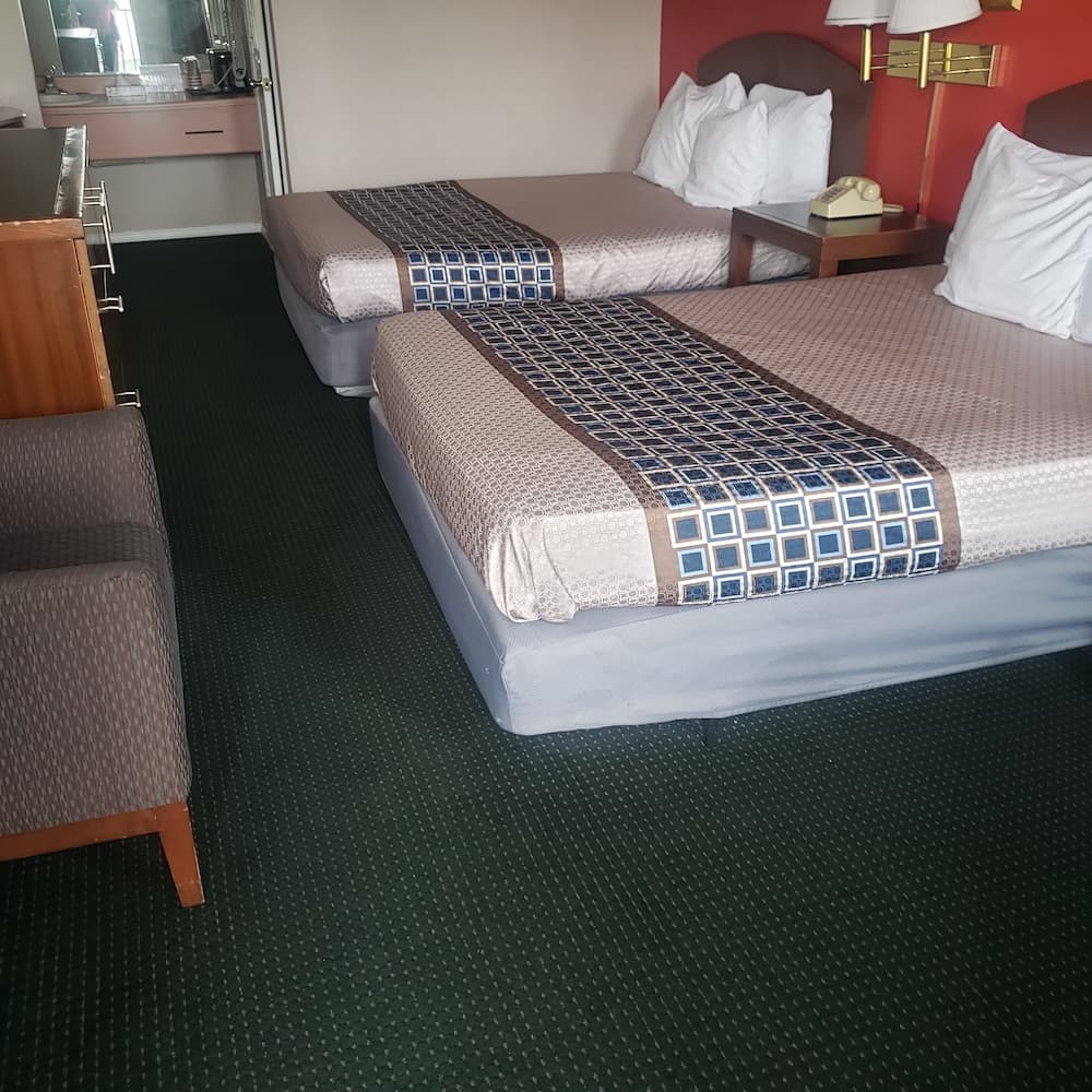 Branson Surrey Inn