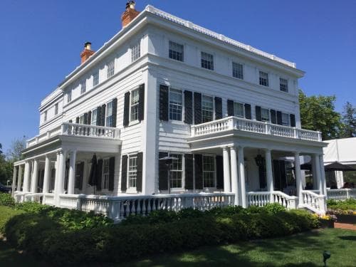 Topping Rose House
