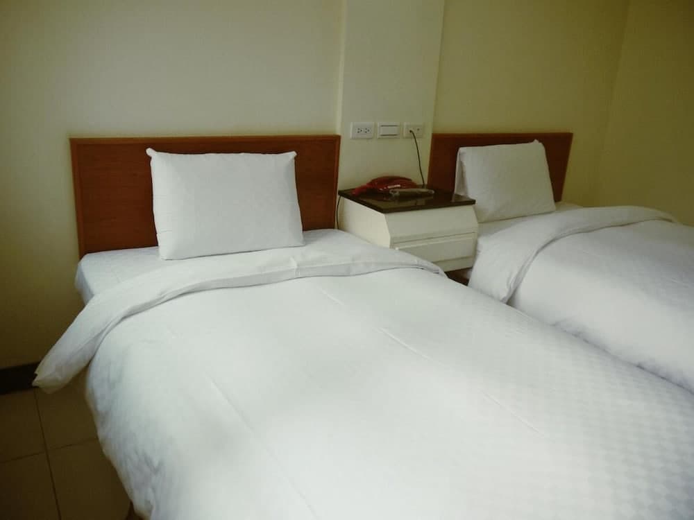 E Moon Hotel