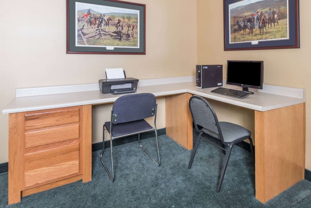 Ramada by Wyndham Strasburg - Shenandoah Valley