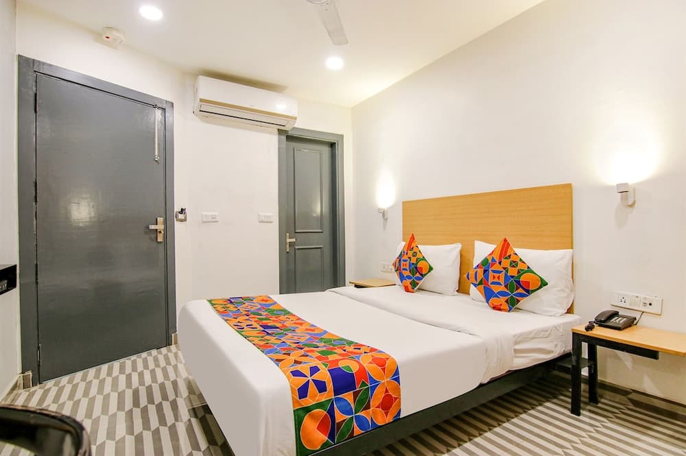 FabHotel Chawla House