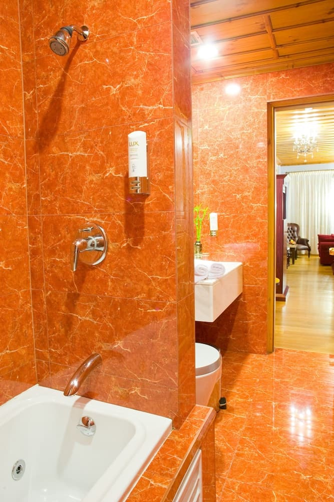 Kyveli Suites