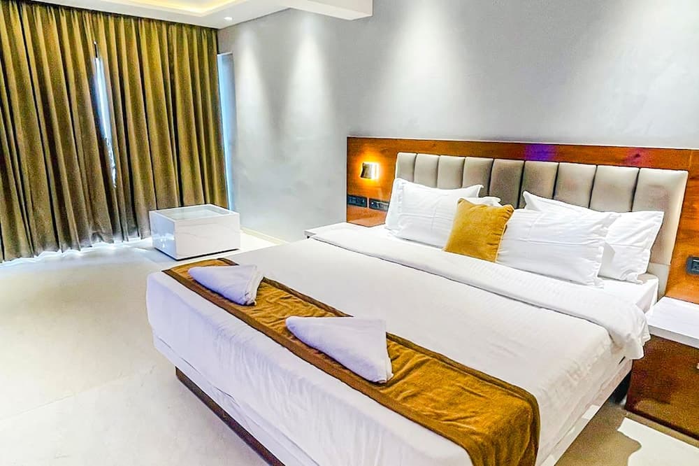 Fabhotel Emersion Residency