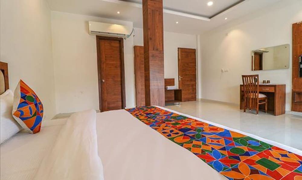 Fabhotel Prime Parisar