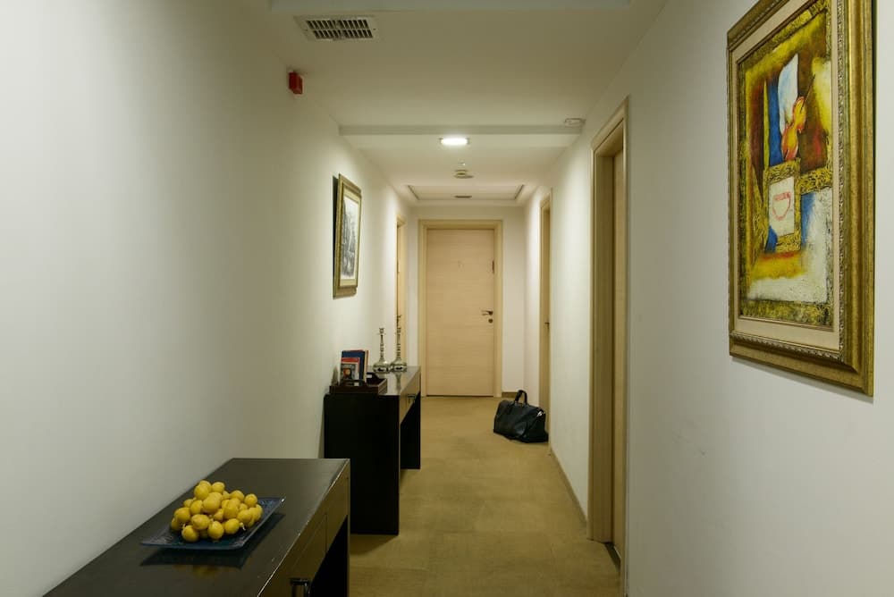 Royalty Suites