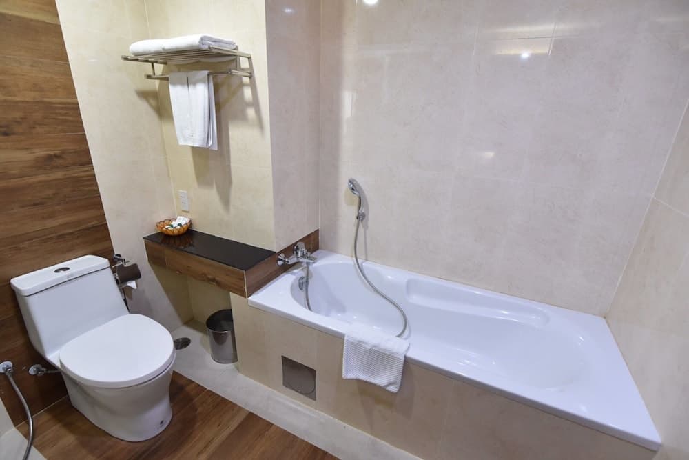 Mayflower Grande Hotel