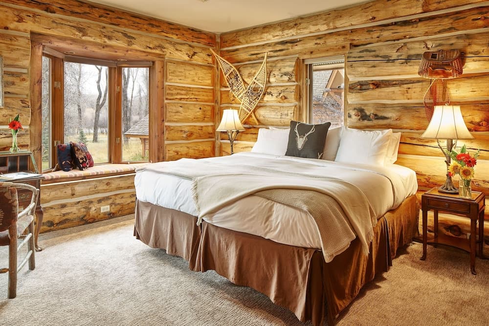 Bentwood Inn