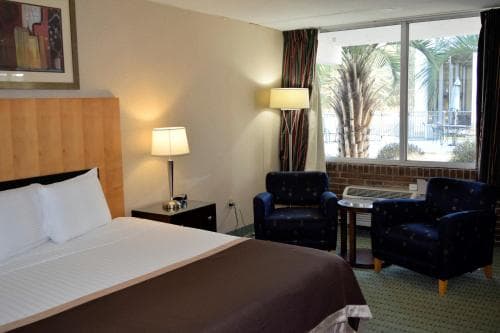 Landmark Inn