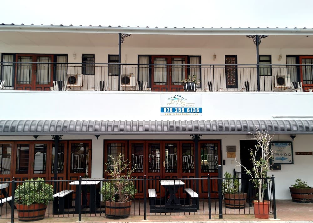 Le Bay Lodge