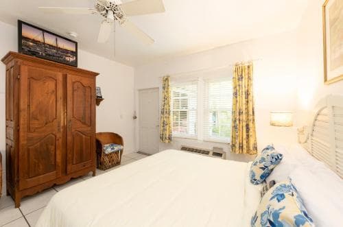 Knowles House B&B