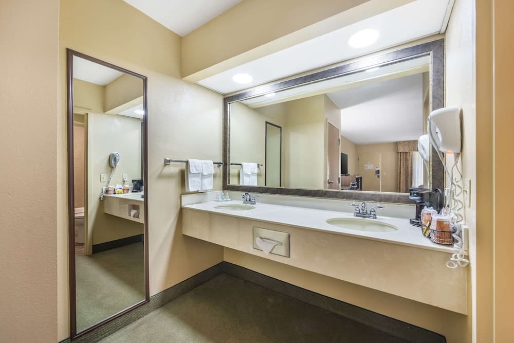 Quality Inn Paris
